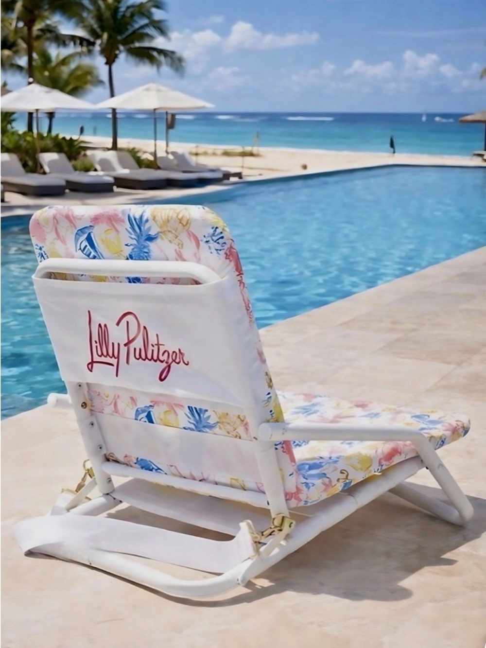 Lilly Pulitzer Beach 🏖️ and Pool 🏊♀️ Folding Beach Chair w strap, NWT